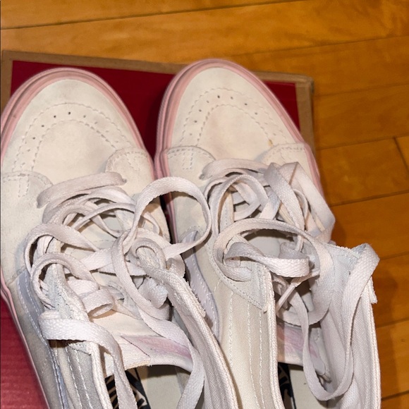Vans Women's White and Pink Sneakers - Picture 10 of 11